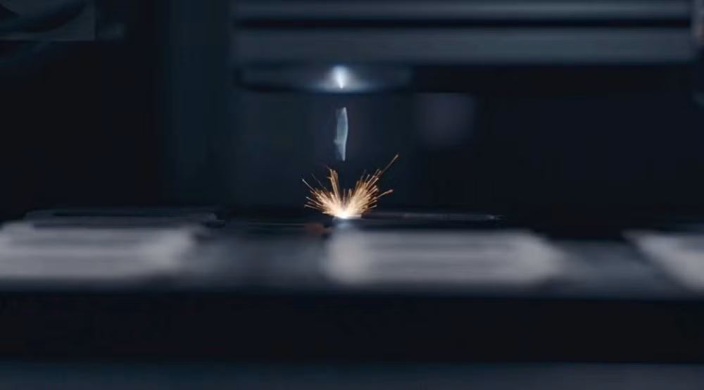 Apple khẳng định toàn bộ sản xuất Apple Watch hiện dùng năng lượng tái tạo như gió và mặt trời.