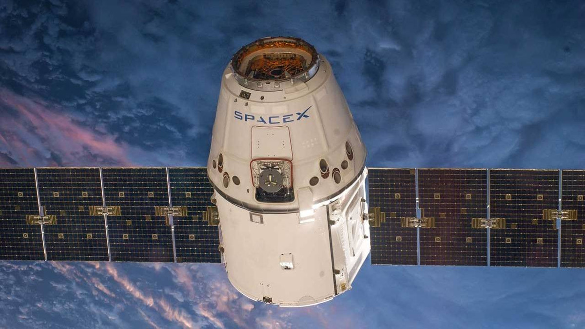SpaceX dự kiến phóng tổng cộng 42.000 vệ tinh để mở rộng năng lực hệ thống.(Ảnh: Mushroom Networks)