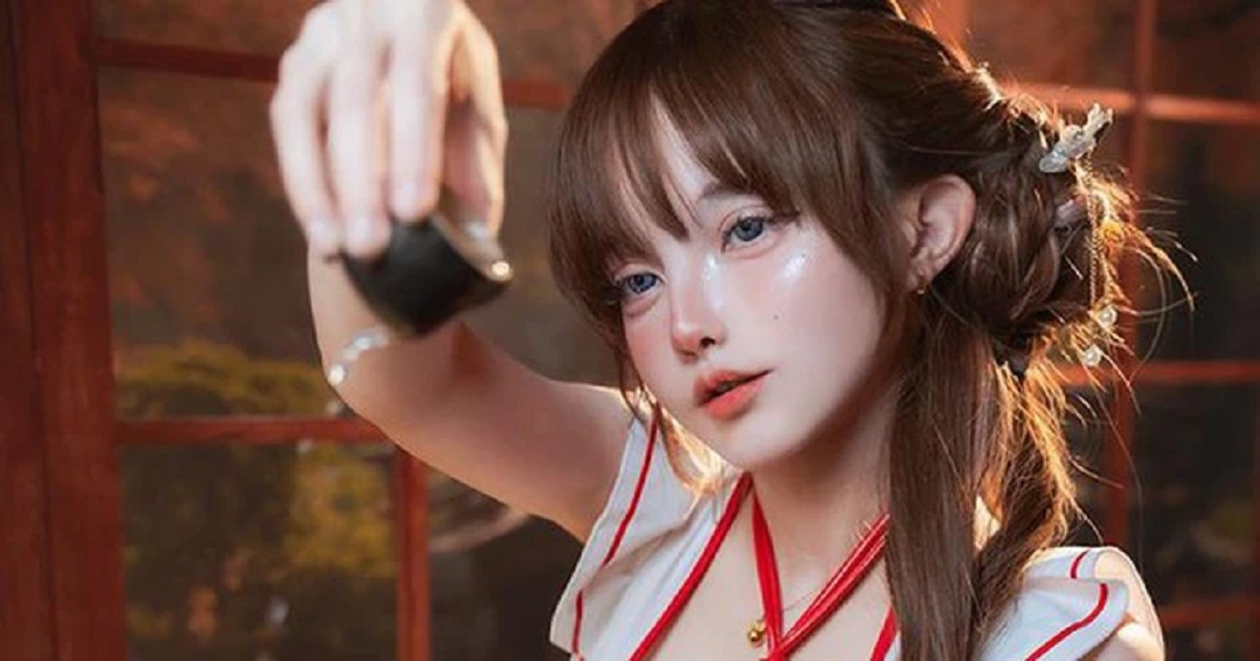 Le Josette, cosplayer và streamer người Malaysia, vừa bước sang tuổi 47 nhưng vẫn khiến fan ngỡ ngàng vì vẻ đẹp không tuổi.