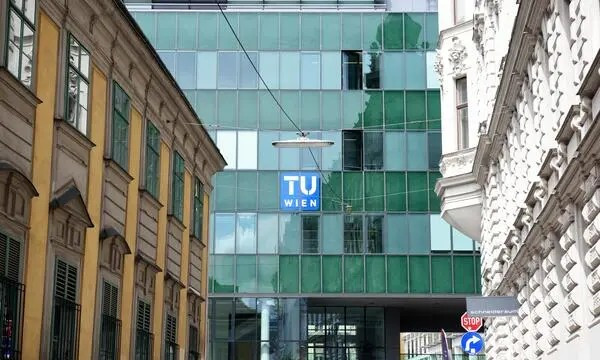 Vật liệu gốm giúp dữ liệu tồn tại hàng trăm, thậm chí hàng nghìn năm mà không cần điện hay bảo trì.