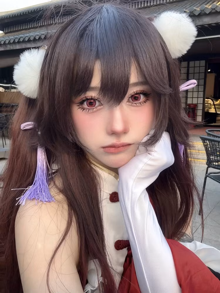 Nhan sắc nổi bật cùng phong cách hóa thân ấn tượng giúp cô được mệnh danh là "waifu quốc dân". (Ảnh: FBNV)