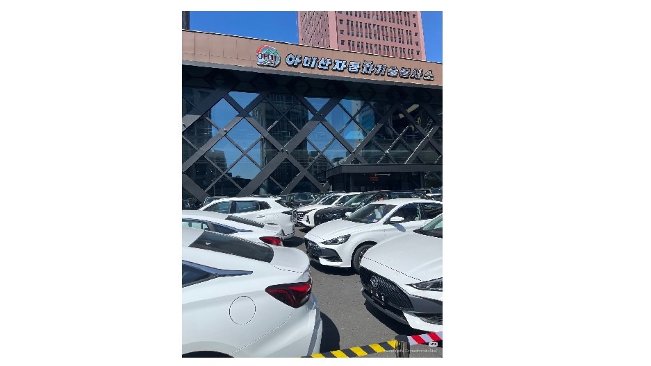 Quán nằm cạnh showroom ô tô ở trung tâm quận Hwasong, thủ đô Bình Nhưỡng.