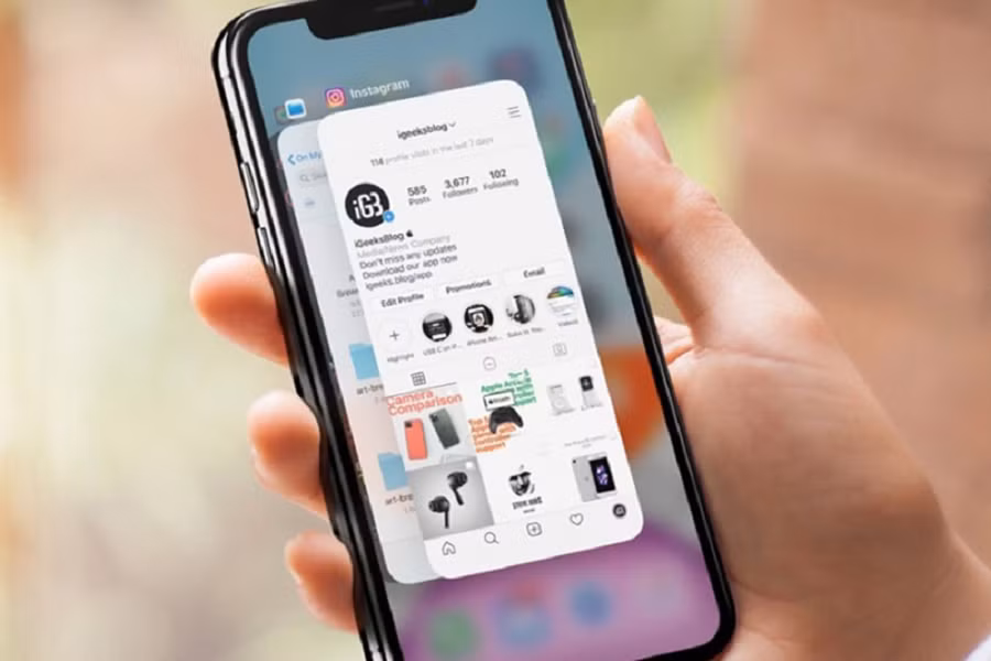 Các ứng dụng mạng xã hội, nhắn tin hay định vị vẫn âm thầm chạy nền và tiêu hao pin dù máy đang nghỉ.