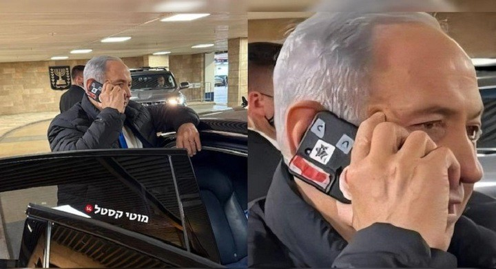 Hình ảnh Thủ tướng Israel Netanyahu dán kín camera điện thoại gây xôn xao. (Ảnh: NDTV)