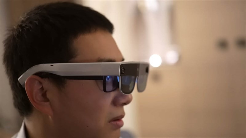 Trong khi đó, các đổi mới hấp dẫn hơn lại nằm ở AI, thiết bị đeo, kính AR và cảm biến sức khỏe.