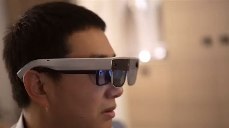 Trong khi đó, các đổi mới hấp dẫn hơn lại nằm ở AI, thiết bị đeo, kính AR và cảm biến sức khỏe.