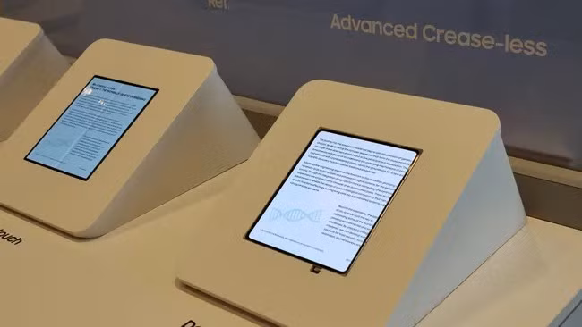 Kết quả là nếp gấp giảm xuống mức khó nhận thấy bằng mắt thường trong điều kiện sử dụng thông thường. (Ảnh: Harish Jonnalagadda / Android Central)