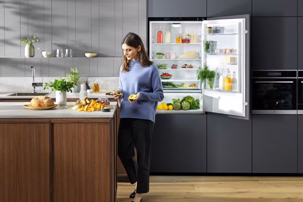 Người dùng nên kiểm tra nhãn năng lượng hoặc sử dụng các công cụ như Energy Use Calculator để tính chi phí vận hành.