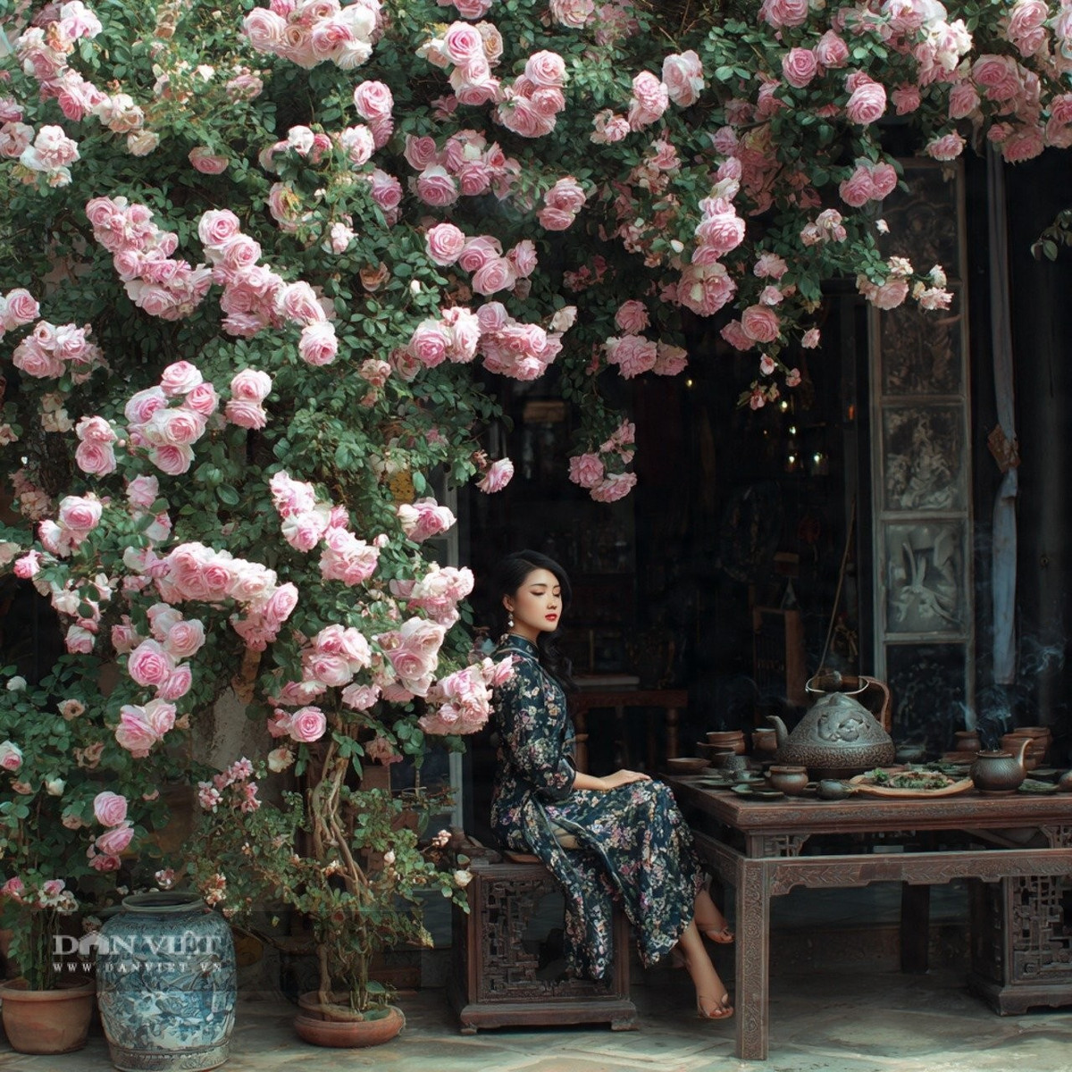 Ngoài ý nghĩa tượng trưng cho tình yêu nồng nhiệt, gai nhọn của hoa hồng theo quan niệm phong thủy còn giúp xua đuổi tà khí, bảo vệ cửa nhà, thu hút may mắn và giữ sự thịnh vượng cho gia đình.