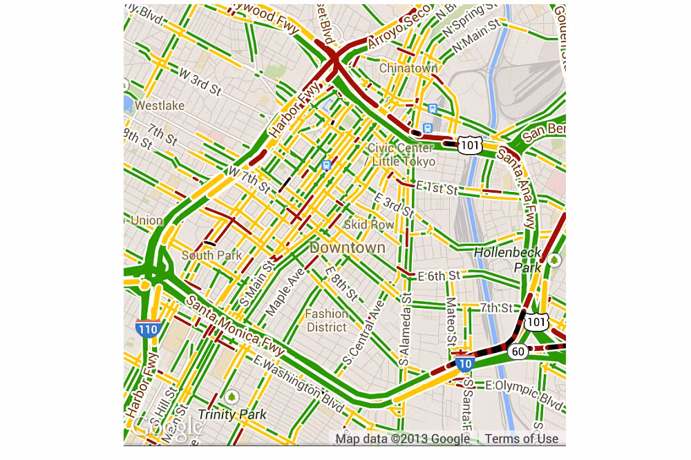 Màu xanh thể hiện đường thông thoáng, cam là mật độ trung bình và đỏ là khu vực ùn tắc. Nhờ đó, bạn có thể chủ động chọn tuyến đường phù hợp.