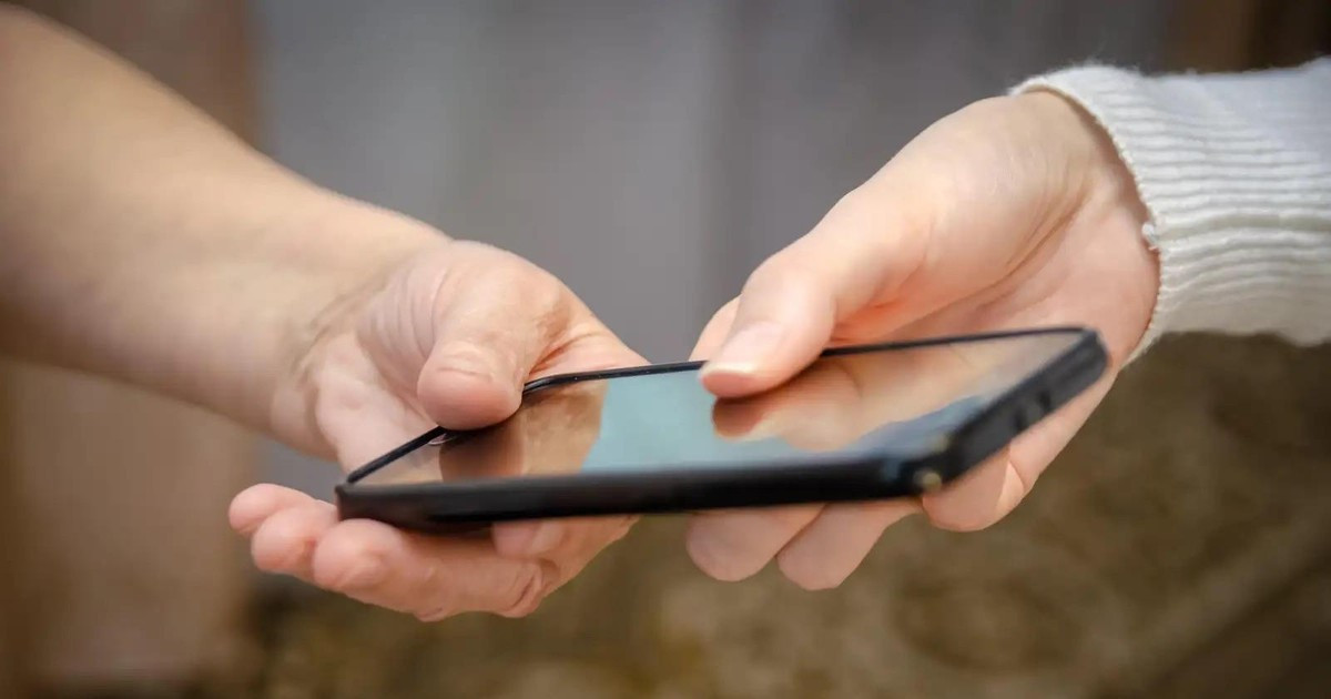 Tuy nhiên, nếu ghim ứng dụng ảnh, người mượn vẫn có thể vuốt xem các hình khác.