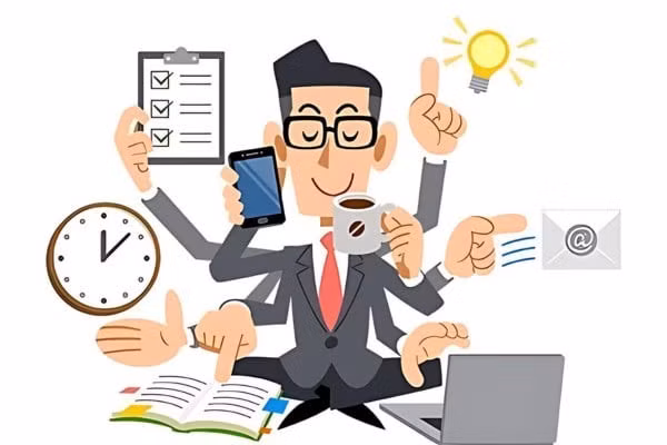 Bà khuyên mỗi người nên mở rộng quan hệ, học thêm kỹ năng mới để thích nghi.