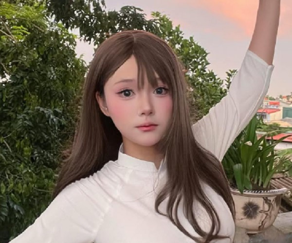 Mới đây, Cigw Pols tiếp tục khiến dân mạng “dậy sóng” khi cosplay nhân vật Lauma từ Genshin Impact, biểu tượng của sự gợi cảm.