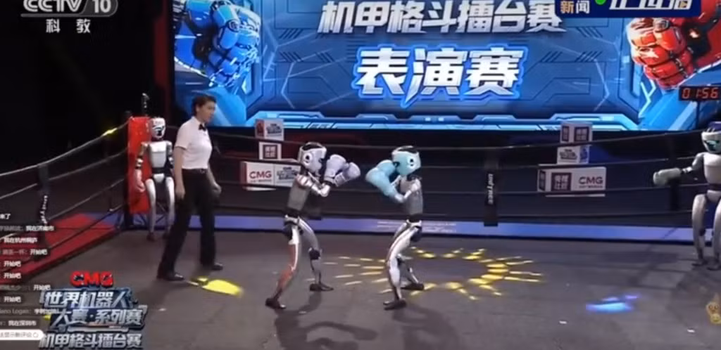 Mỗi đội áp dụng chiến thuật riêng, điều khiển robot bằng tay cầm để giảm độ trễ tối đa. (Ảnh: officechai)