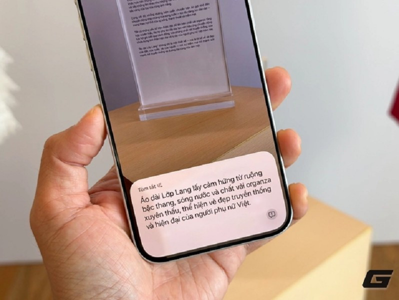 Các tính năng như viết lại, tóm tắt văn bản hay gợi ý thông minh xuất hiện tự nhiên trong mọi ứng dụng quen thuộc.(Ảnh: Genk)