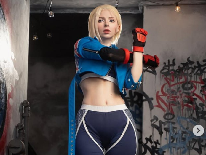 Không chỉ nổi tiếng trong cộng đồng cosplay, Sophie còn là body model của nhân vật Ashley Graham trong Resident Evil 4 Remake.