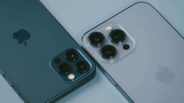 Cảm biến này giúp iPhone lập bản đồ độ sâu môi trường, hỗ trợ chụp ảnh thiếu sáng, lấy nét nhanh và chính xác hơn.