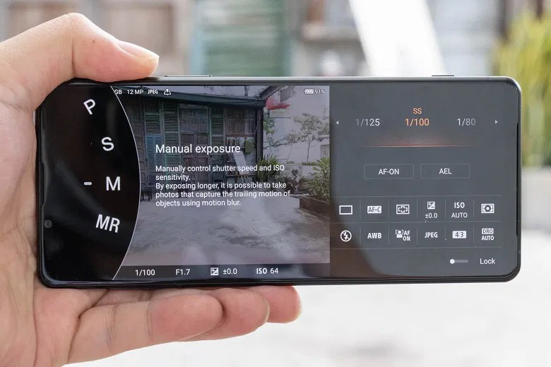 Với khả năng hiển thị vượt ngưỡng, Xperia 1 vẫn là lựa chọn hoàn hảo cho đọc sách, xem phim và giải trí đa phương tiện.