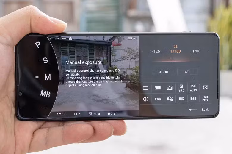 Với khả năng hiển thị vượt ngưỡng, Xperia 1 vẫn là lựa chọn hoàn hảo cho đọc sách, xem phim và giải trí đa phương tiện.