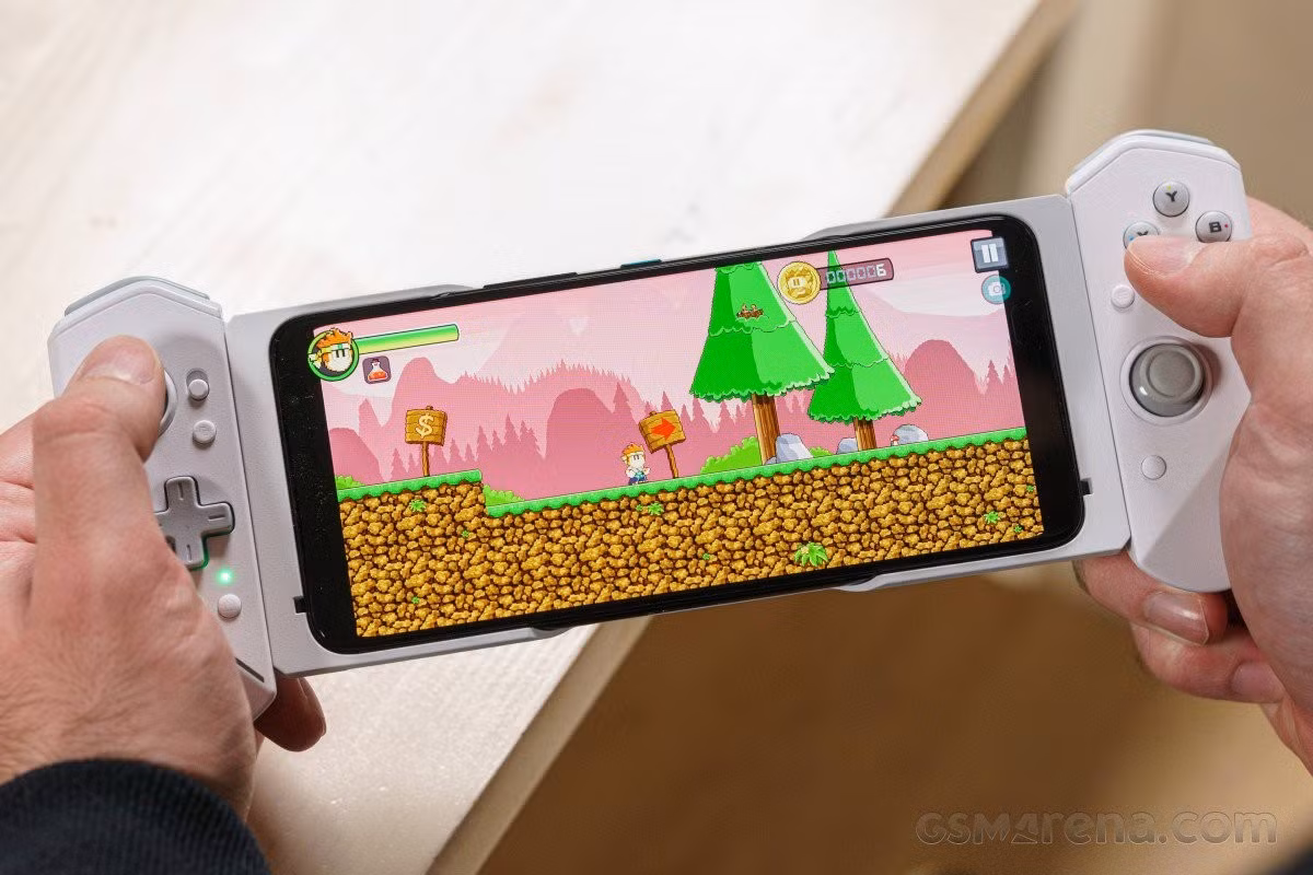 Màn hình 6,73 inch 120Hz và pin 5410mAh giúp trải nghiệm gaming mượt mà, bền bỉ cả ngày.