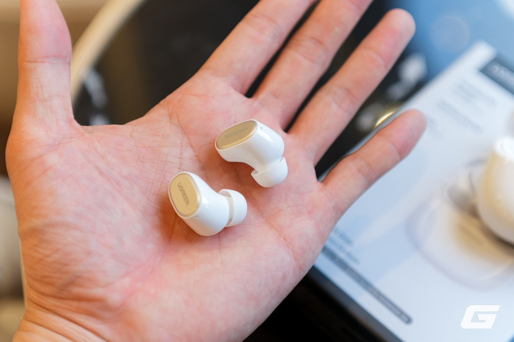 Bluetooth 6.0 cho kết nối ổn định, độ trễ thấp khi chơi game hoặc xem video.(Ảnh: Genk)