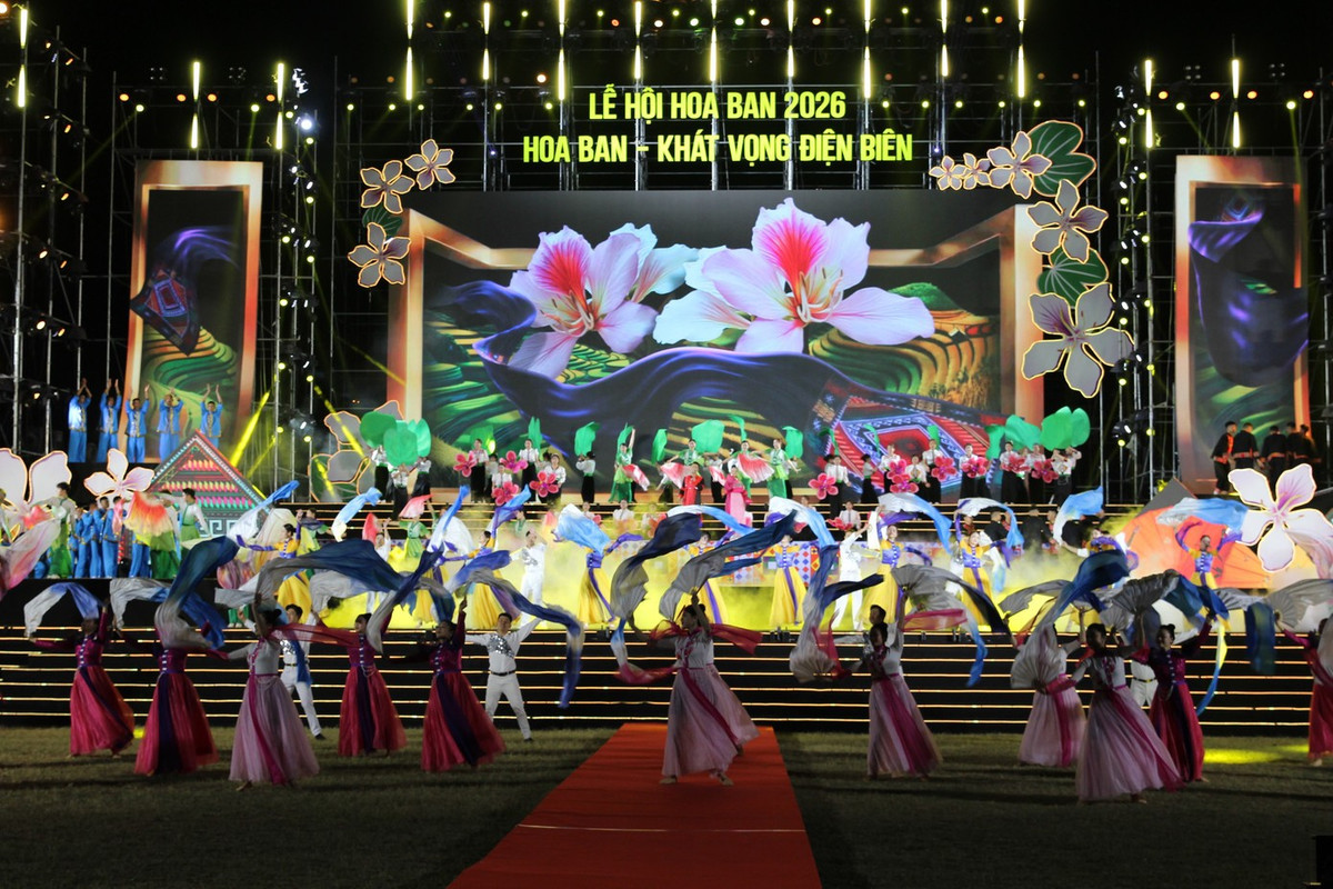 Lễ hội Hoa Ban 2026 khai mạc tối 8/3 với nhiều chương trình nghệ thuật đặc sắc.