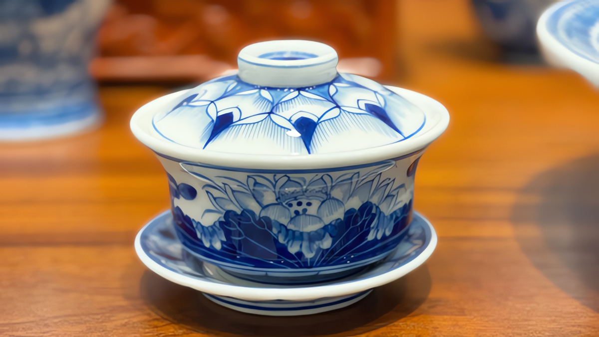 Vật đặt ngay cạnh bát hương nhưng ít được để ý: Nhiều nhà dùng sai cách mà không biết - Ảnh minh họa