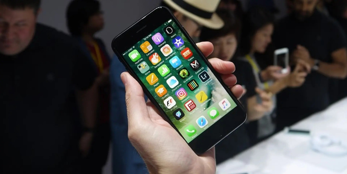 Trong khi chờ hệ điều hành cải thiện bảo mật, người dùng nên tự trang bị kỹ năng phát hiện ứng dụng bất thường. xemptyz