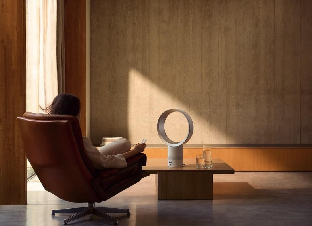 Quạt không cánh Cool CF1 tích hợp màn hình LCD, chế độ Ngủ và điều khiển qua ứng dụng MyDyson tiện lợi.