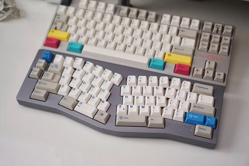 Sau hàng trăm năm, người dùng đã quen với bố cục này nên bàn phím máy tính giữ nguyên.