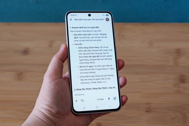 AI có thể trò chuyện tự nhiên, phân tích hình ảnh qua camera hoặc nội dung hiển thị trên màn hình.