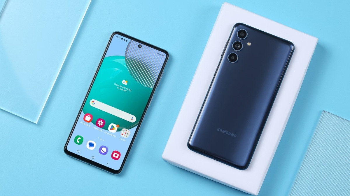 2. Galaxy M55 5G mang đến hiệu năng ổn định với chip Snapdragon 7 Gen 1 và pin 5000mAh kèm sạc nhanh 45W.