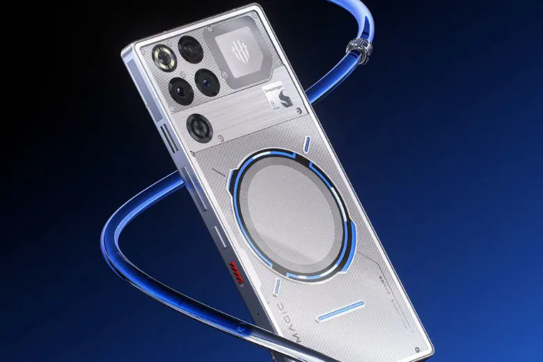 Các thử nghiệm từ GSMArena, PhoneArena và ZDNET cho thấy sự khác biệt rõ rệt giữa dung lượng pin và khả năng tối ưu.