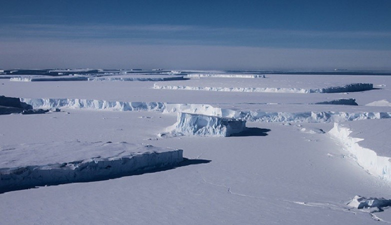 Theo tờ Daily Mail, tác giả của nghiên cứu được công bố trên tạp chí Nature Geosciences đã chia sẻ với tổ chức khí hậu Grist: "Có một chuyển động rất thẳng đứng và hỗn loạn diễn ra gần bề mặt.