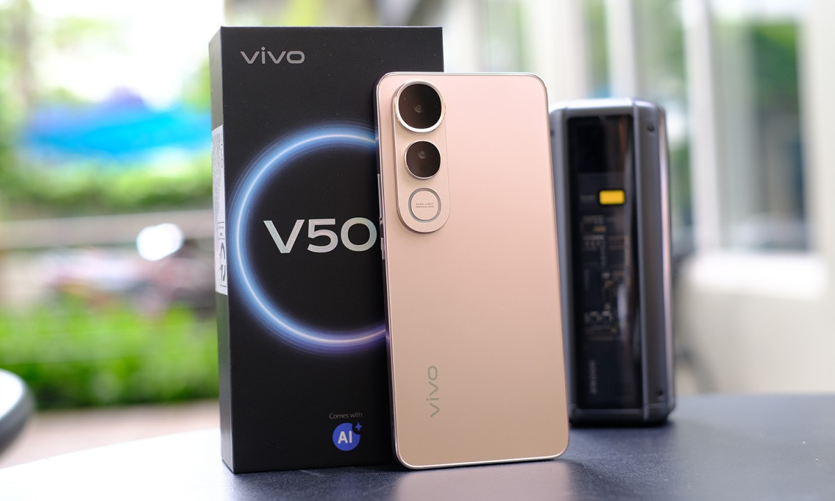 3. Vivo V50 tích hợp AI trong giao diện Funtouch OS 15, giúp ghi chú bài học, phân tích nội dung và dịch cuộc gọi cực tiện.