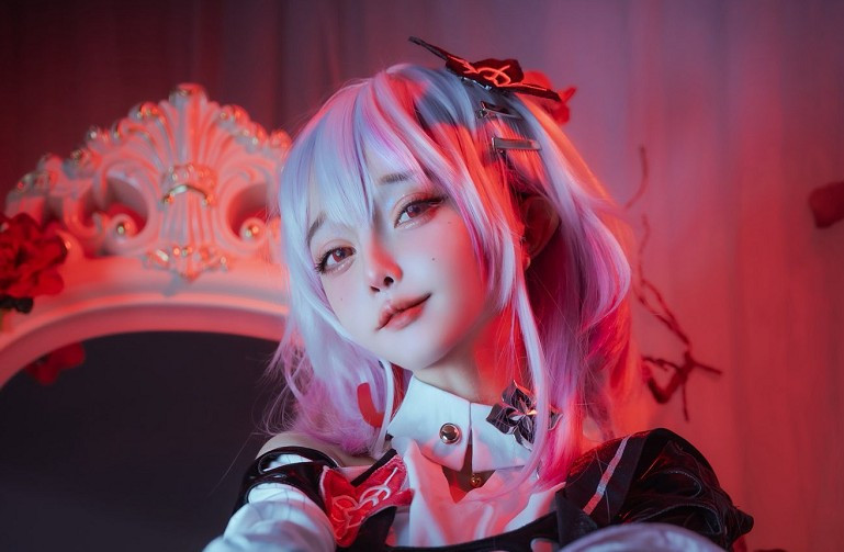 Josette cũng là content creator hợp tác với nhiều thương hiệu thời trang, gaming và phụ kiện cosplay nổi tiếng.