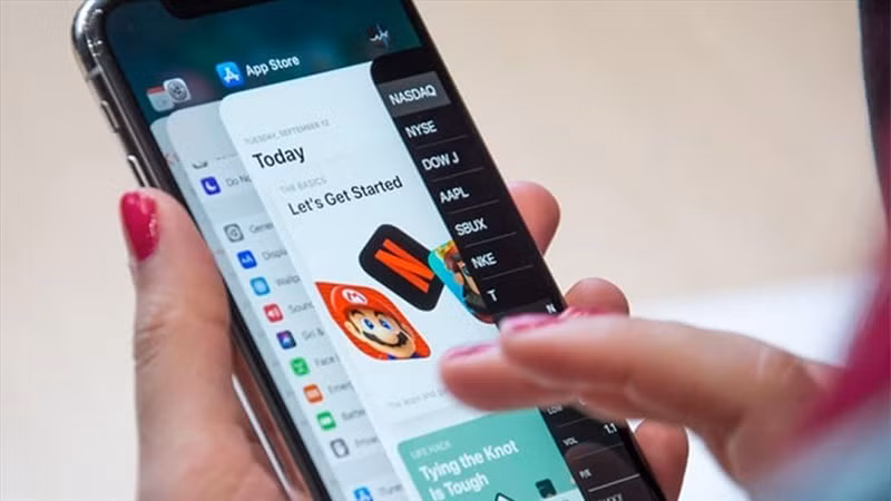 Nguyên nhân phổ biến nhất đến từ việc để nhiều ứng dụng chạy ngầm liên tục.