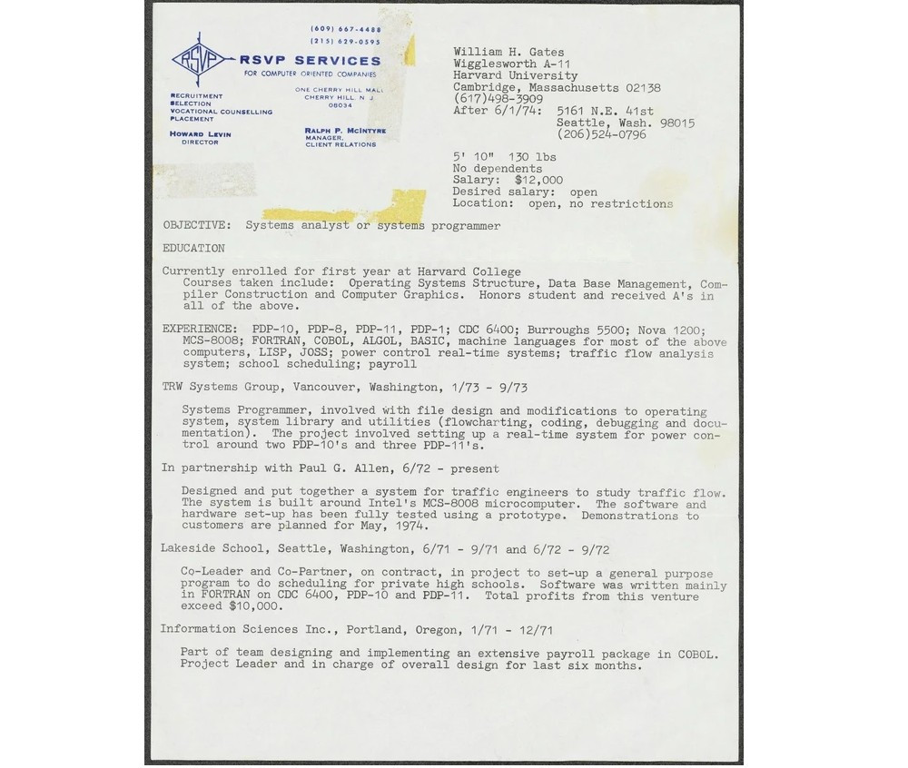 Ngay khi còn là sinh viên Đại học Harvard, Bill Gates đã đạt điểm tuyệt đối ở hàng loạt môn chuyên ngành công nghệ cốt lõi. ﻿