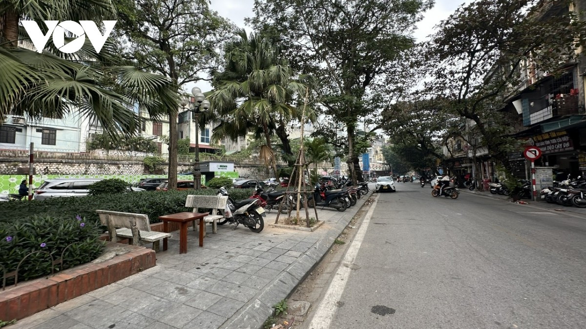 Áp lực thiếu điểm đỗ xe tại khu phố cổ thể hiện rõ tại khu vực này