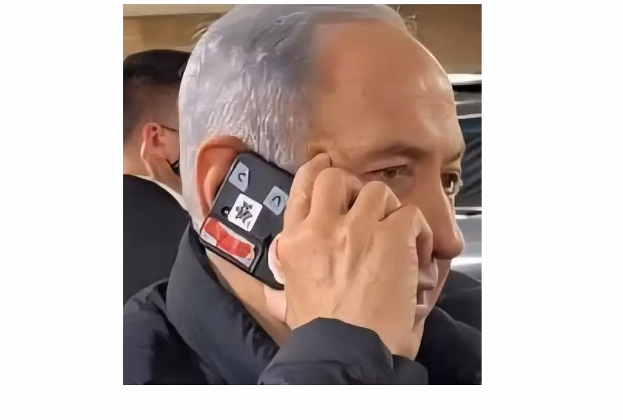 Theo trang tin Hypefresh của Mỹ, miếng dán đỏ được cho là con dấu chống giả mạo trong khu vực an ninh cao.