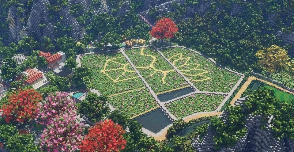 Các địa danh nổi tiếng như Hang Múa, Núi Ngọa Long và chùa Bái Đính được tái hiện chi tiết, kết hợp hệ sinh thái cây cối, mặt nước sống động.