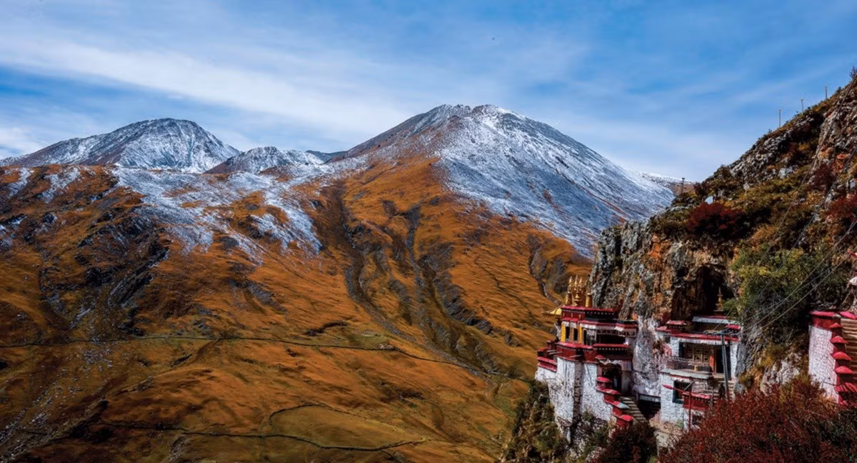 Dù nằm trong khu vực sinh thái nhạy cảm, trung tâm đạt hiệu suất năng lượng PUE dưới 1.3, cao hơn 40% so với mức trung bình.