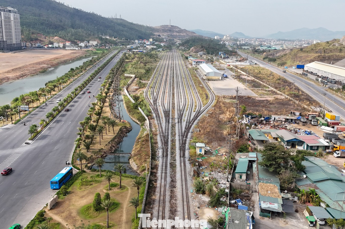 Tuyến đường sắt Cái Lân.