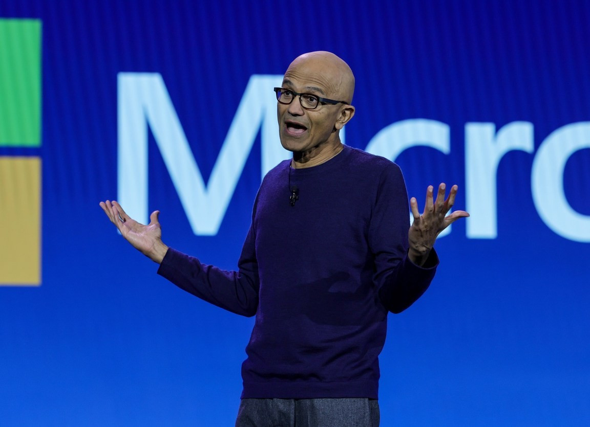 Cuối năm 2025, một bài blog của CEO Satya Nadella bất ngờ châm ngòi làn sóng chế giễu Microsoft trên mạng xã hội.