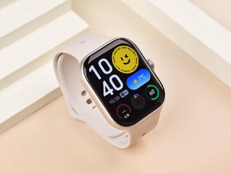 Thương hiệu con của vivo vừa trình làng iQOO Watch GT 2 tại Trung Quốc với thiết kế vuông hiện đại như Apple Watch.