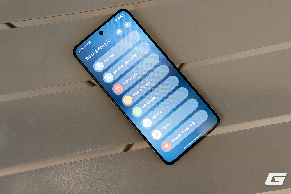 Thời lượng pin công bố lên tới 52 giờ tiết kiệm hoặc 31 giờ phát video liên tục.(Ảnh: Genk)