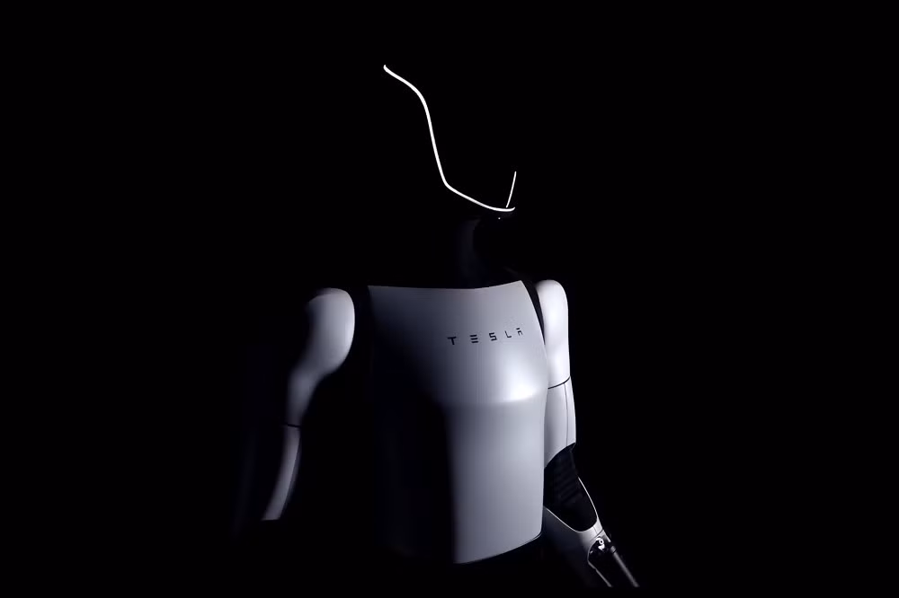 Elon Musk tin rằng Optimus sẽ là sản phẩm cách mạng, vượt cả xe điện và pin năng lượng mặt trời.