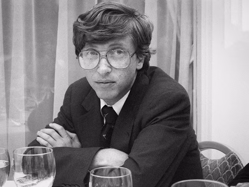 Chi tiết gây choáng nhất là mức thu nhập năm 1974 lên tới 12.000 USD khi ông mới 20 tuổi.