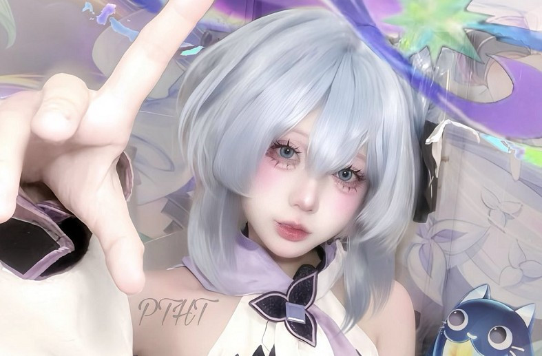 Đây không phải lần đầu Hoài Thương hóa thân nhân vật game, cô từng ghi dấu ấn với nhiều bộ cosplay khiến người xem mê mẩn.