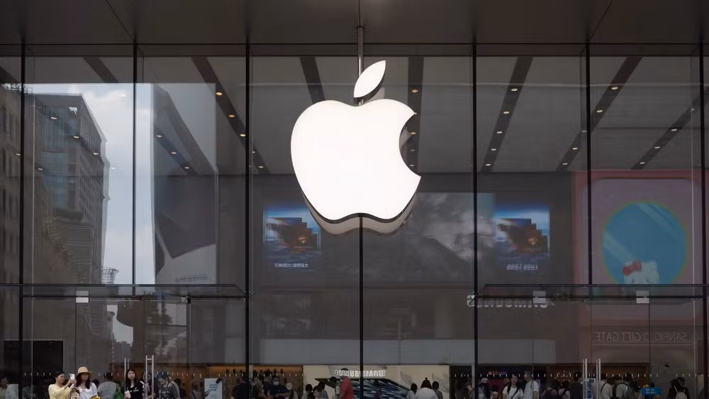 Các nhà phân tích cho rằng Apple muốn tinh gọn, chuyển nhiều hoạt động bán hàng cho đối tác.